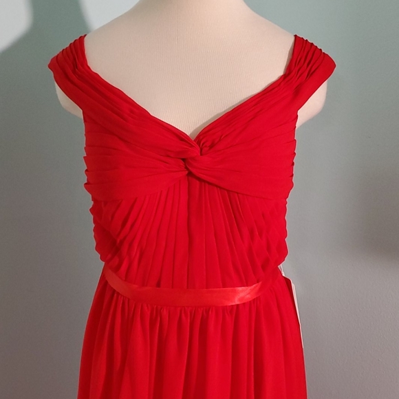 JJS house, NWT, special occasion ball gown. - Picture 3 of 15